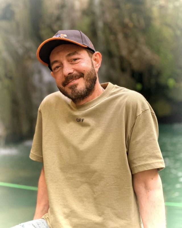 مسيرة مليئة بالتحديات والنجاحات.. أحمد زاهر يحافظ على مكانته بين نجوم الدراما