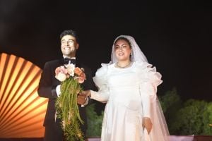  ابنة صبحي خليل تفاجئ زوجها وتهديه أغنية لأنغام في حفل زفافهما (فيديو وصور)