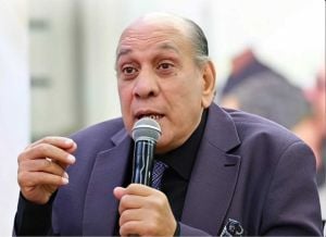 تفاصيل أزمة منير مكرم ونجله داخل نادي المهن التمثيلية
