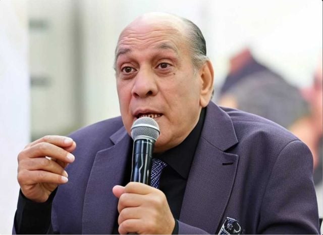 تفاصيل أزمة منير مكرم ونجله داخل نادي المهن التمثيلية