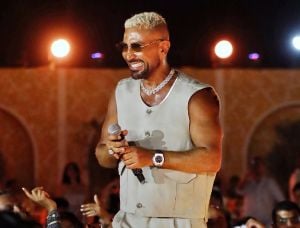 أحمد سعد يظهر بشكل مفاجئ في حفل بالساحل الشمالي وسط هتافات الحضور
