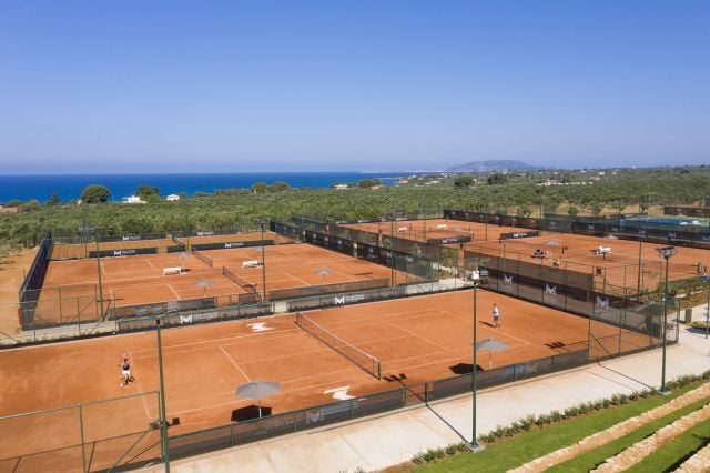 مركز Mouratoglou للتنس في Costa Navarino، تجربة رياضية وسط أجواء استثنائية