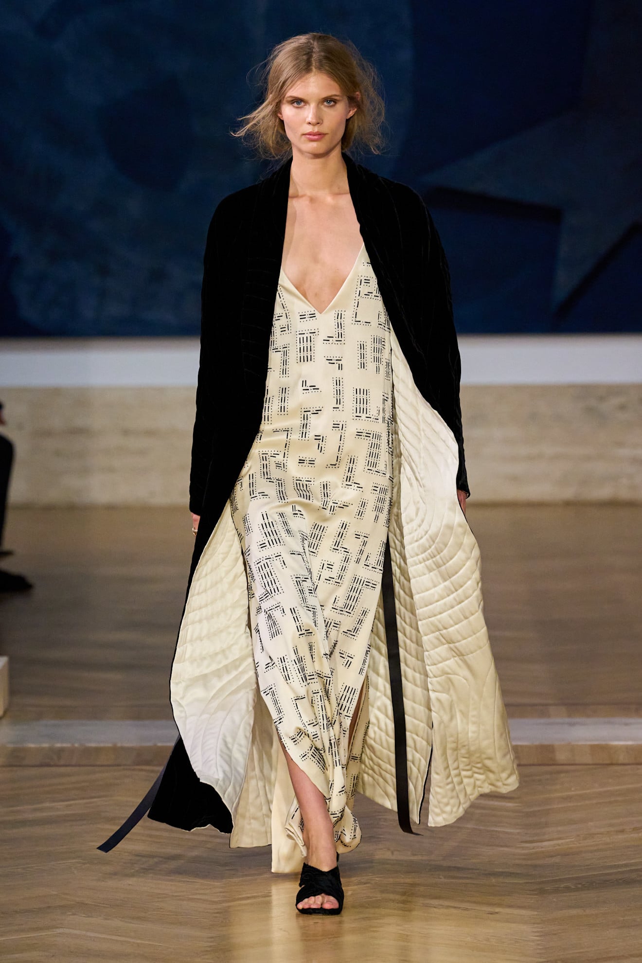 فندي الأزياء الراقية خريف وشتاء 2026 - 2027 Fendi فندي الأزياء الراقية خريف وشتاء 2026 - 2027 Fendi