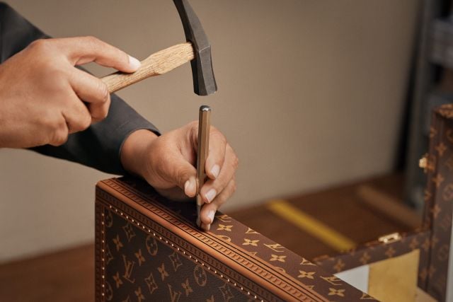 من مشاغل Louis Vuitton إلى أرض الملعب