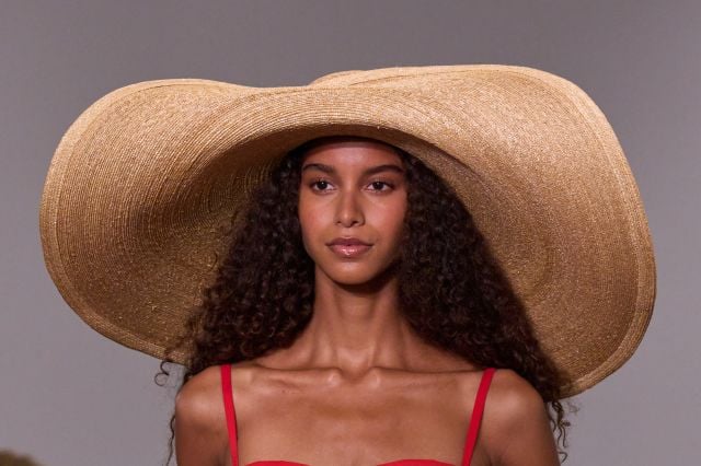 قبعة من Ralph Lauren بتصميم كلاسيكي يعكس الأناقة الراقية