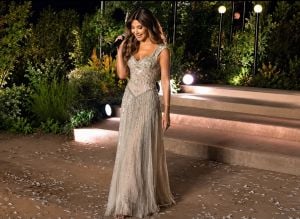 نانسي عجرم بإطلالة فخمة... فستان مرصّع بالأحجار اللامعة يسرق الأضواء