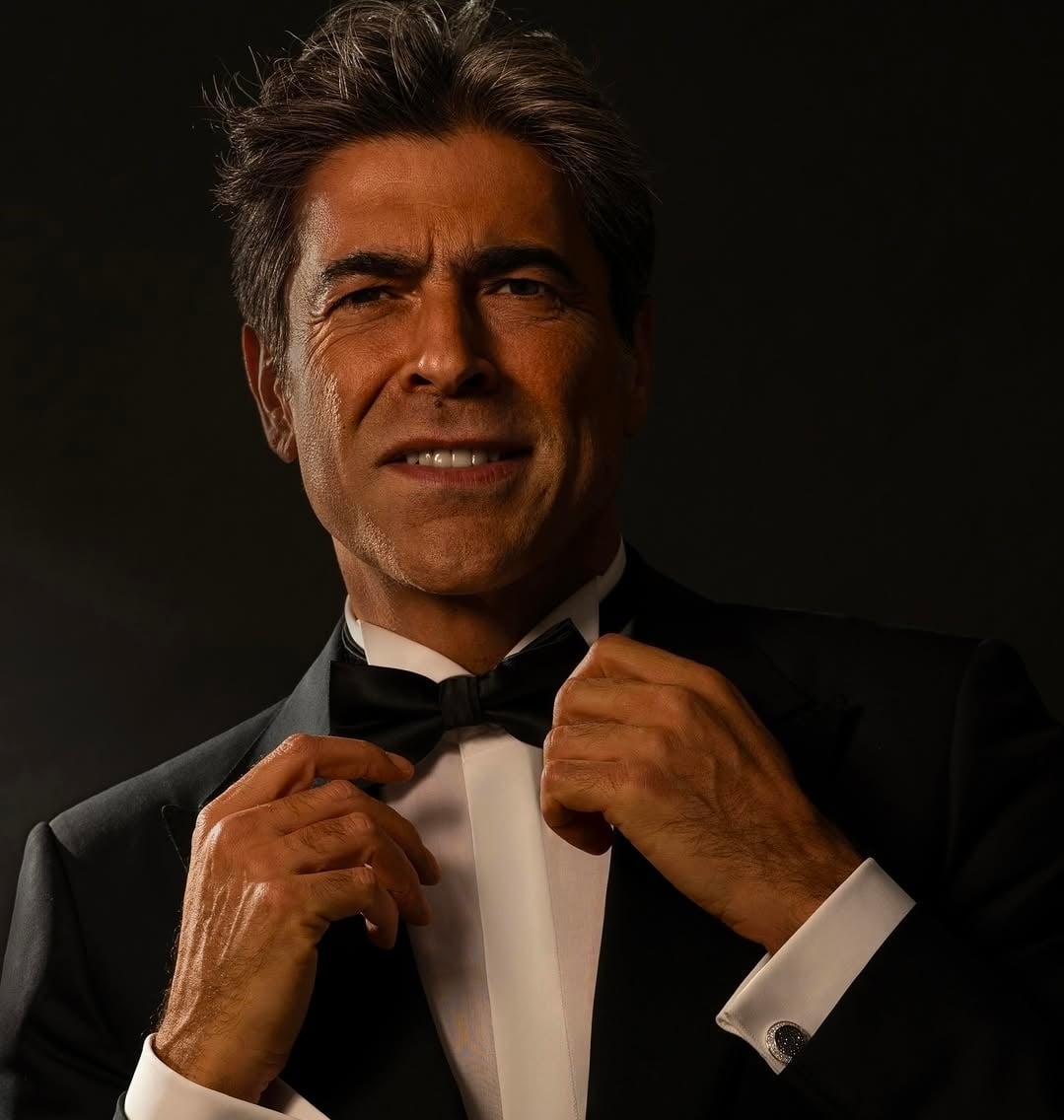 وائل كفوري يقبل ابنته ميشال على المسرح.. كبرت وباتت شابة جميلة