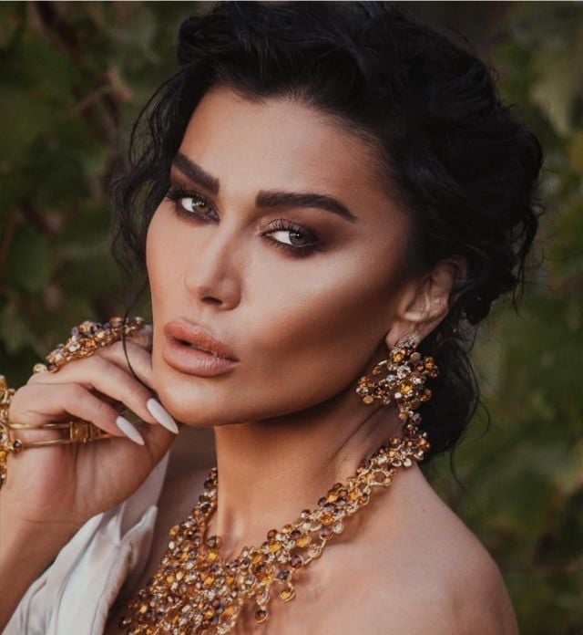 فيديو قديم عن حضانة طفليها والجمهور يدافع عن نادين الراسي