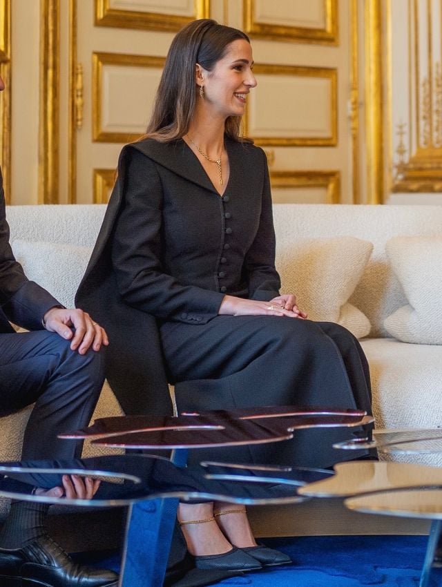 الأميرة رجوة بفستان أسود من تصميم منى الشبل