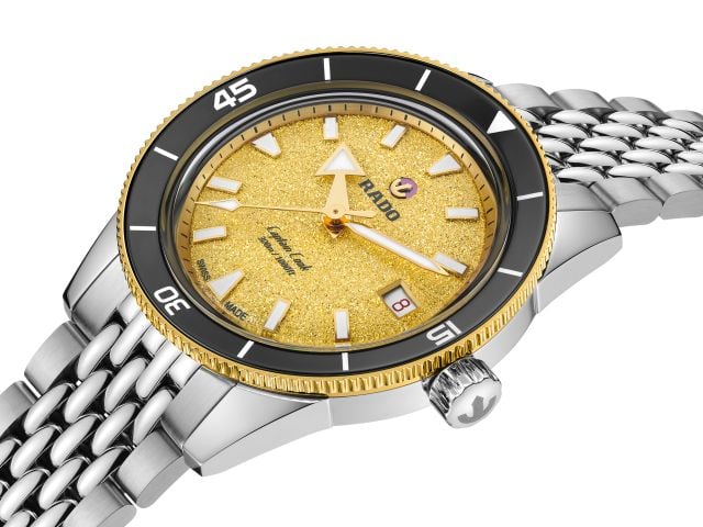 Rado Captain Cook.. أناقة تتألق بالذهبي.