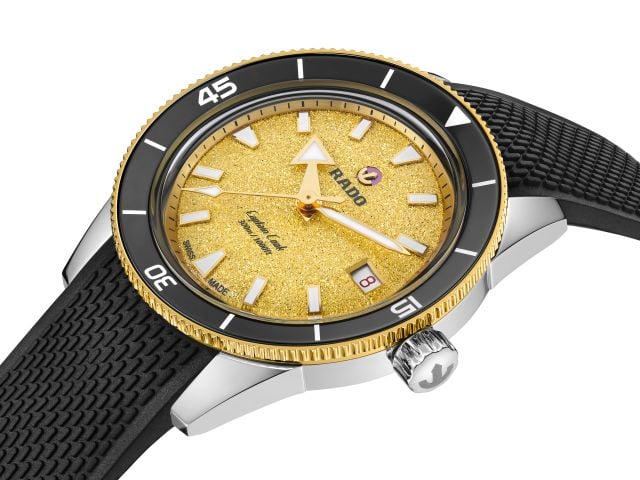 ساعة Rado Captain Cook بحزام مطاطي أسود