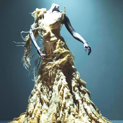 ألكسندر ماكوين في متحف ميتروبوليتان في نيويورك