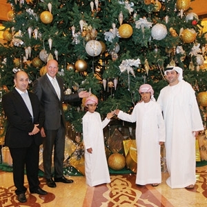 أغلى شجرة للاحتفال بنهاية العام في قصر الإمارات