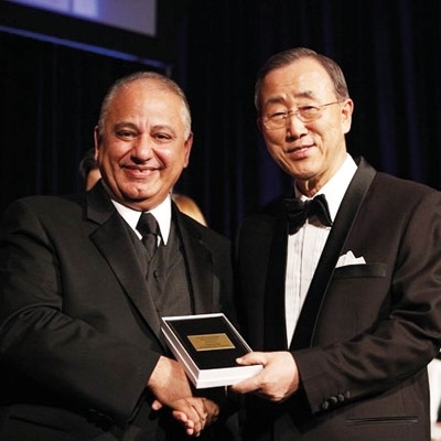 'العربية' تفوز بالجائزة الذهبية