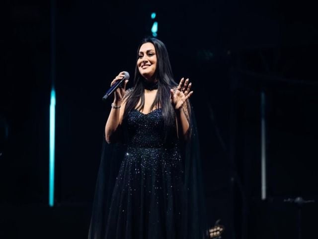 مايا نصري تتألق بالأسود وتوضح سبب زيادة وزنها