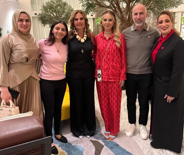  يسرا تحسم جدل الخلافات داخل فريق عمل 