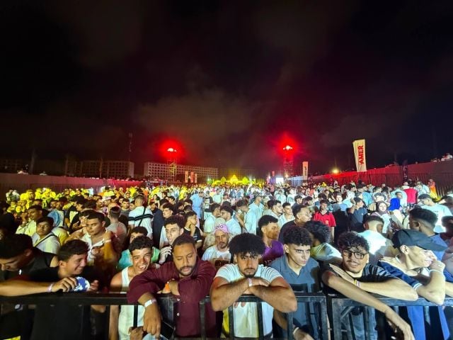 جمهور كامل العدد في حفل محمد رمضان