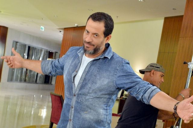 عمرو أديب يمنع ماجد المصري من التعدي على رامز جلال في حفل شاهد (فيديو)