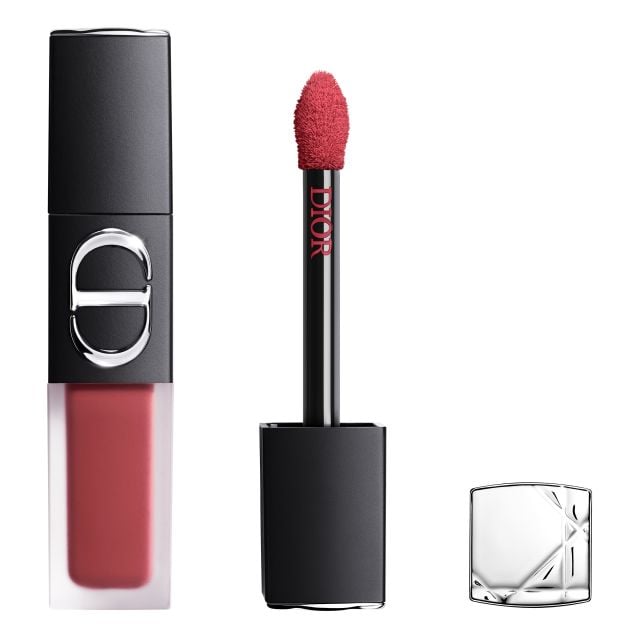 Rouge Dior بدرجة 558 Rosewood Star لإطلالة شفاه ناعمة وجذابة