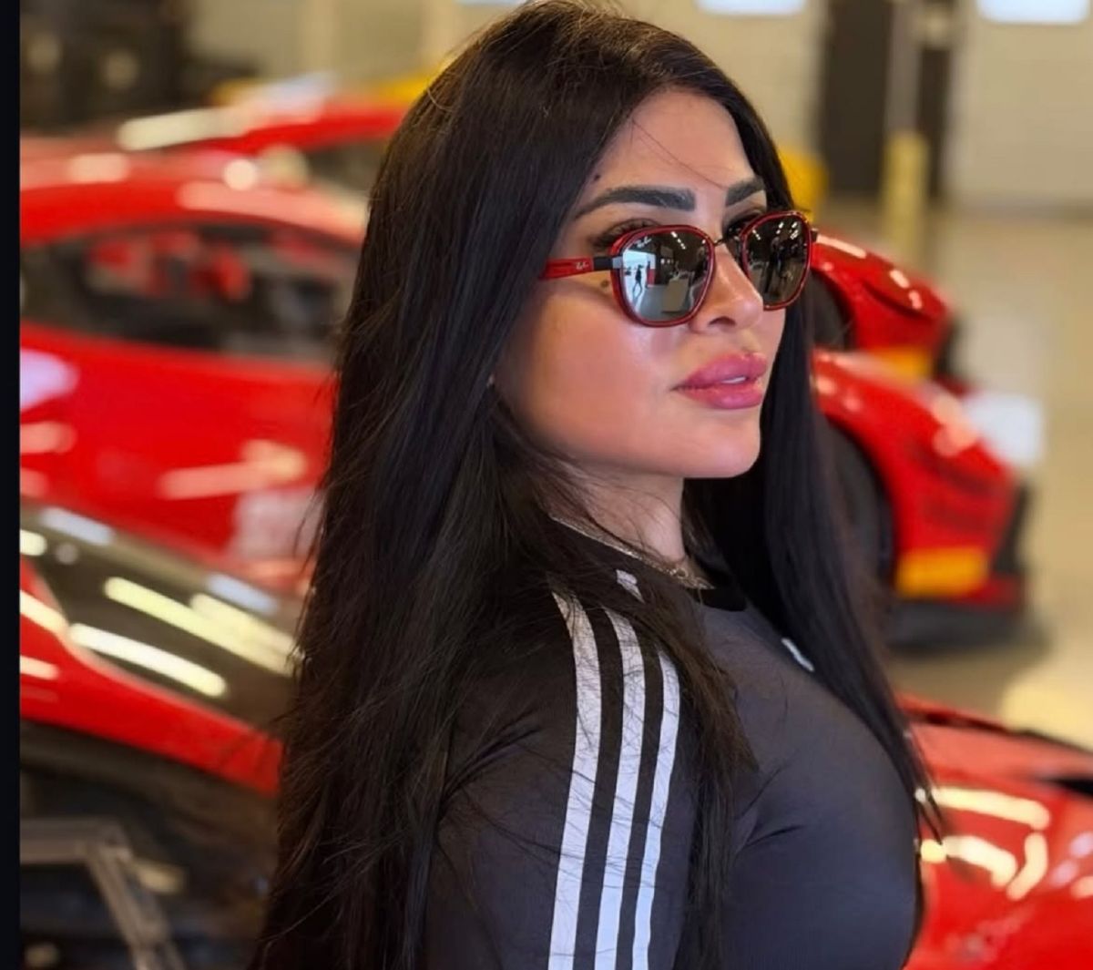 مي كمال الدين تحذف صور طليقها أحمد مكي وتصدم الجميع بصورة زواجها في لندن