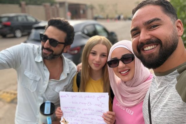  أسما شريف منير تجمع زوجها وطليقها وابنتها في أول يوم دراسة