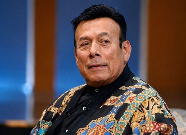  أحمد ماهر يتحدث عن علاقة محمود عبد العزيز بخلافه مع أشرف زكي