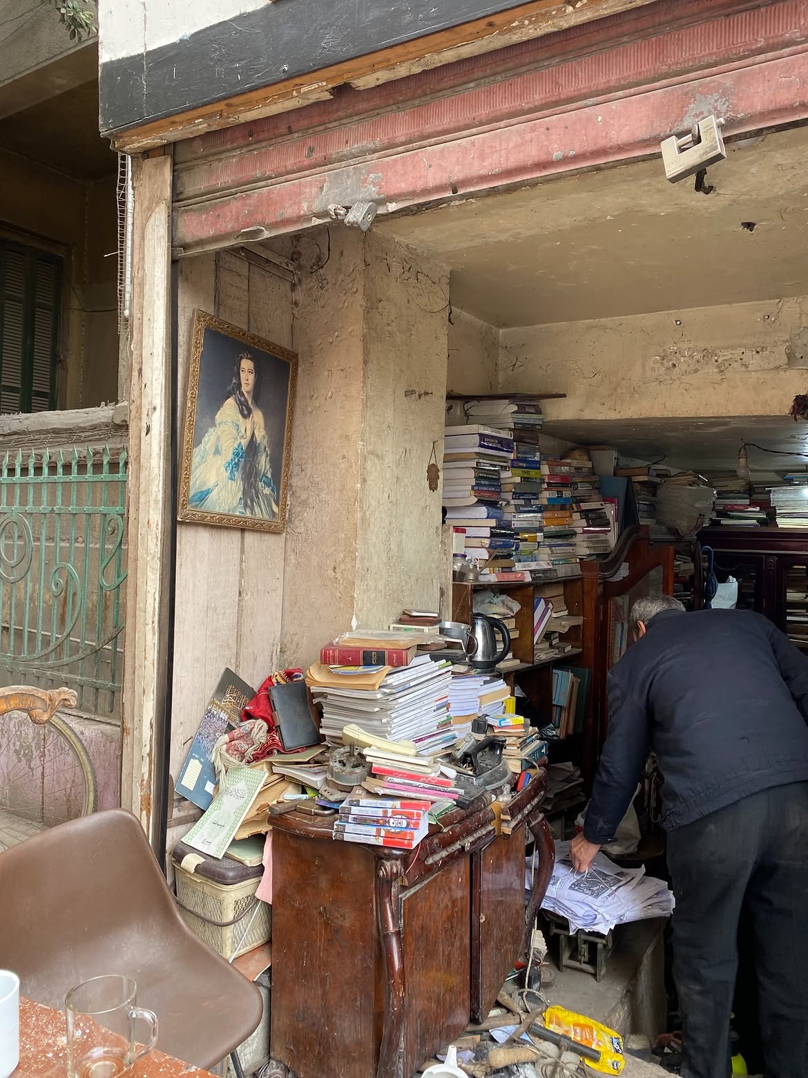 صور التقطتها كنزي دياب لمشاهد في أحياء شعبية