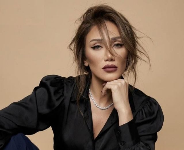 ريهام سعيد تنتقد بحدة مصطفى كامل بسبب أغانيه في العلمين