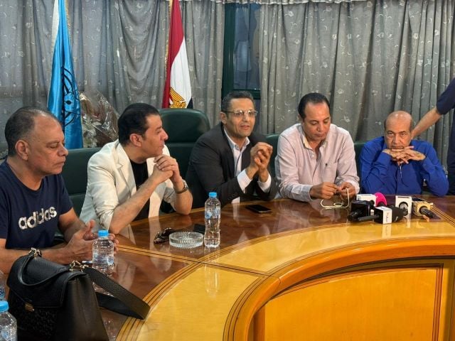 نقيب الصحافيين يرأس جلسة الصلح بين مصطفى كامل وطارق الشناوي