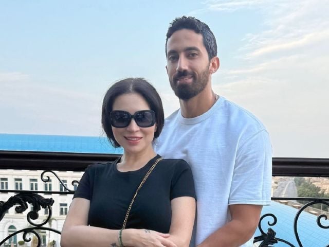 حمل مي عز الدين بين الحقيقة والشائعات في صور مع لقاء الخميسي