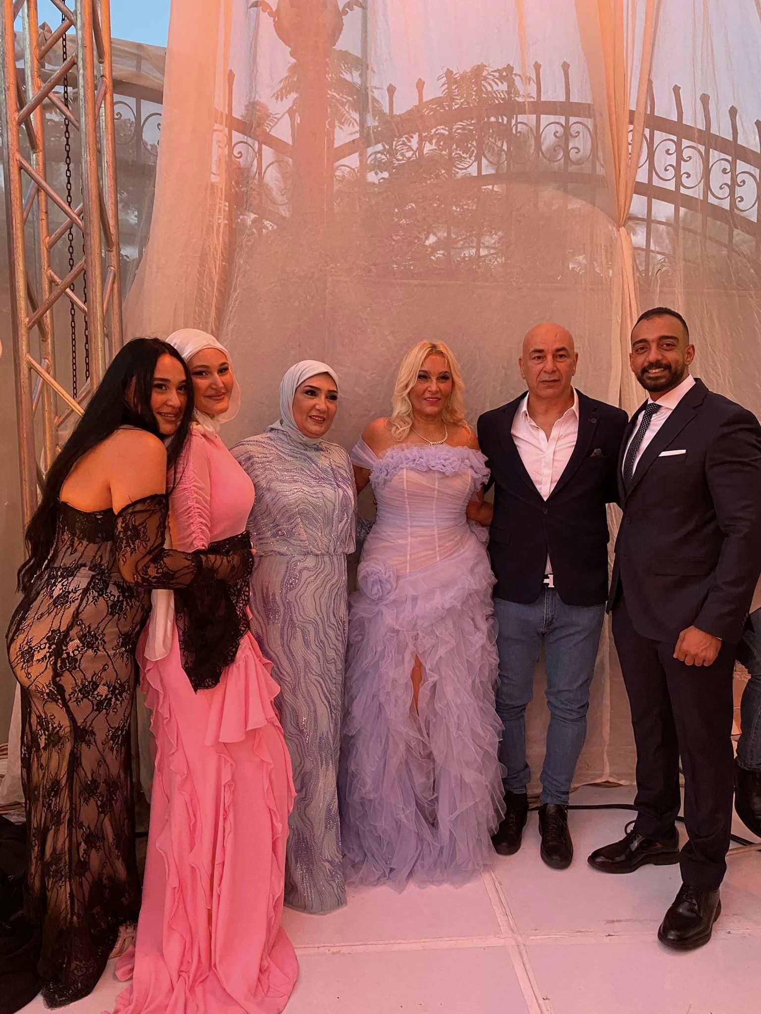 حسام حسن بجوار زوجته الأولى هويدا الغرباوي في حفل خطوبة ابنتهما