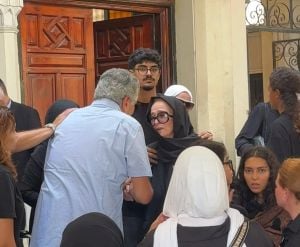 غياب نجلاء فتحي عن عزاء ابنتها... وطليق الراحلة برسالة مؤثرة لابنته
