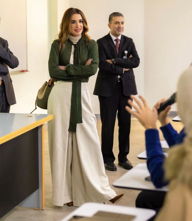 الملكة رانيا العبدالله بالبنطال.