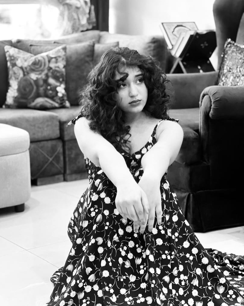 سيلا مرعشلي والشبه مع جدتها ناهد الحلبي سيلا مرعشلي والشبه مع جدتها ناهد الحلبي