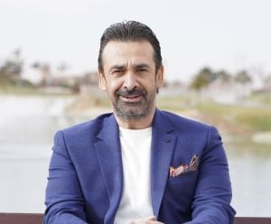  كريم عبد العزيز يبحث عن دولة أوروبية لتصوير مشاهده في "الفيل الأزرق 3"