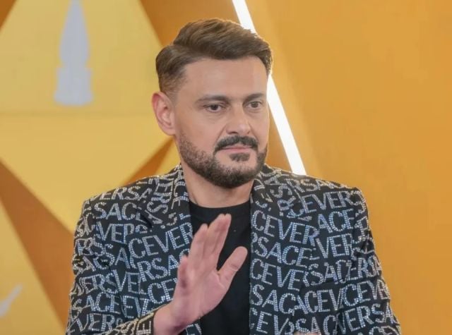 رامز جلال يفاجئ نجوم الفن بمقلب جديد في حفل MBC شاهد (فيديو)