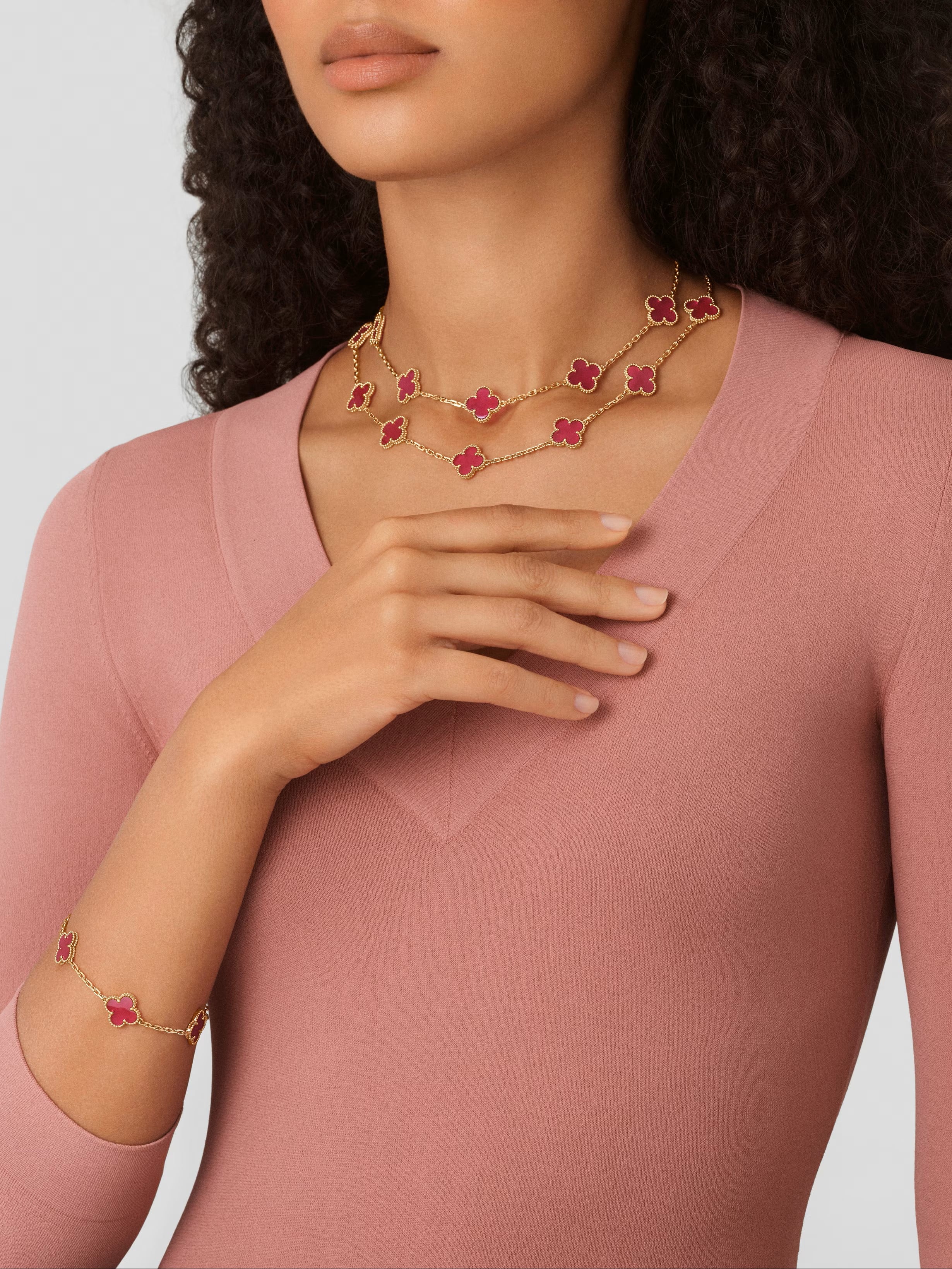 إبداعات Alhambra Pink Enamel إبداعات Alhambra Pink Enamel