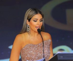 آيات أباظة تكشف دعم شهيرة وعمرو محمود ياسين لها في رحلة العلاج (فيديو)