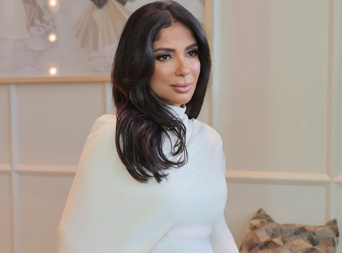 منى زكي تعلّق بطرافة على اعتراف أحمد حاتم: أول كراش في حياتي