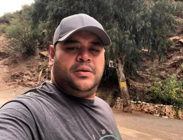 محمد ممدوح يعلن غيابه عن الأعمال الفنية بسبب أزمة صحية في عينيه