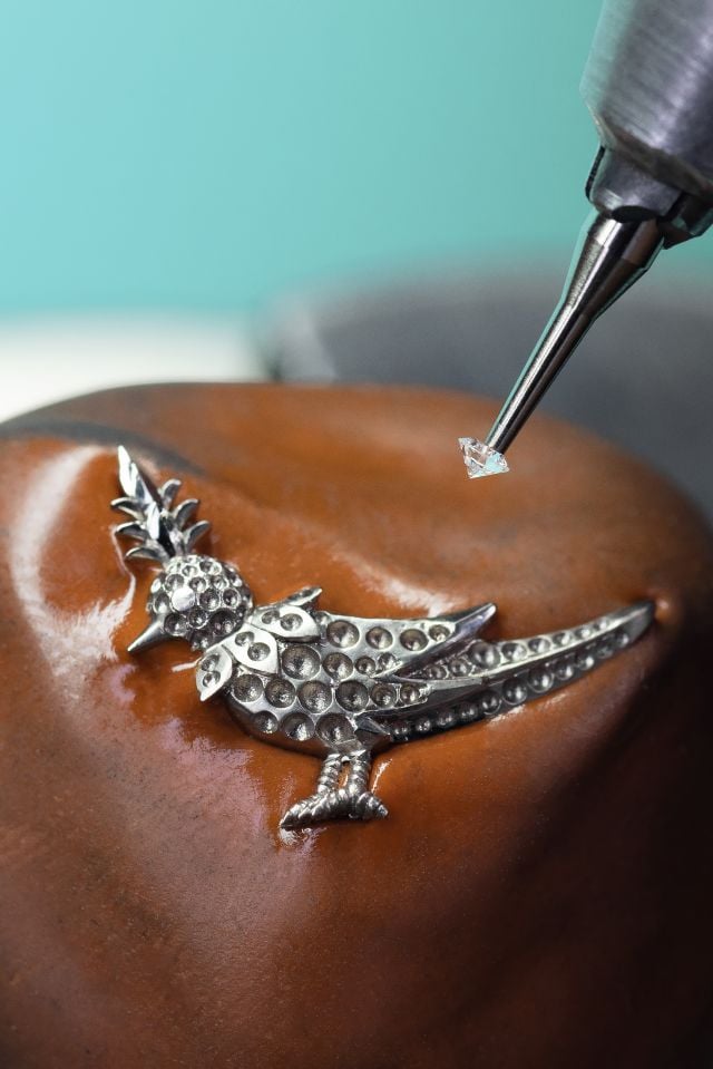 طائر Bird on the Rock – ترصيع الطائر لدى Tiffany & Co