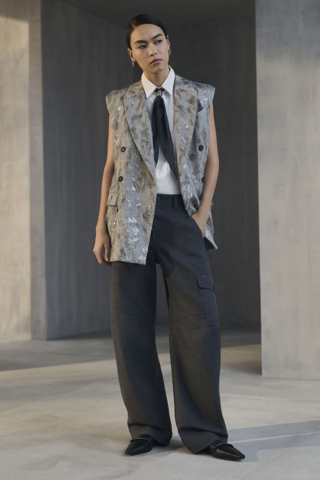 Brunello Cucinelli إطلالات تنبض بالترف الهادئ