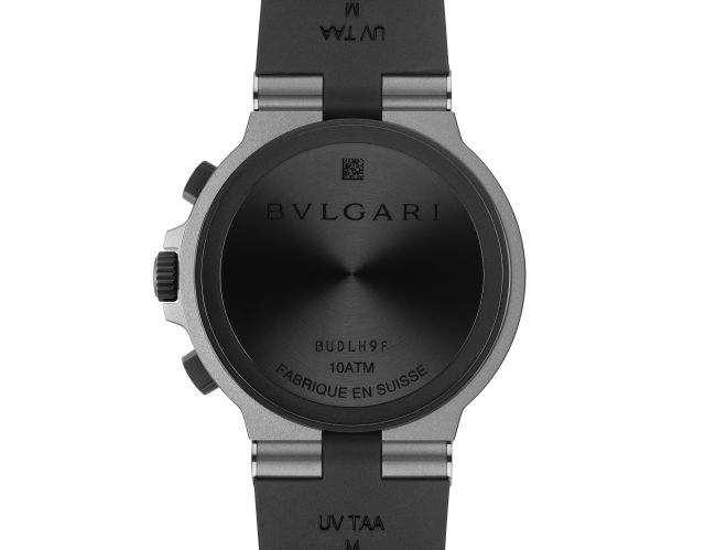 Bvlgari Titanio Chronograph بتصميم رياضي يجمع خفة التيتانيوم ودقة الكرونوغراف وأناقة التفاصيل السوداء