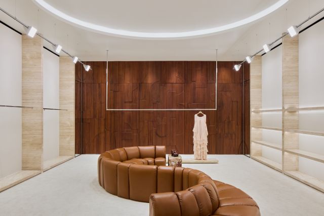 CHLOÉ تفتتح متجرًا جديدًا في مول الإمارات بدبي