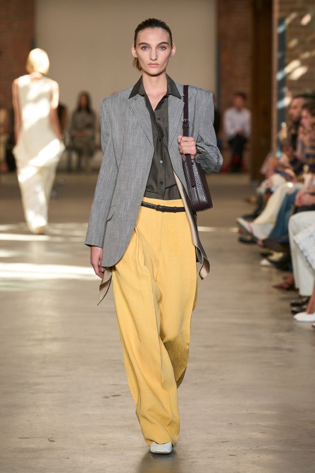 أناقة بسيطة بطابع عصري من Calvin Klein