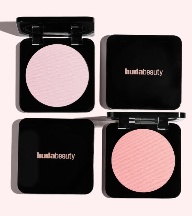 Easy Bake Pressed إشراقة ناعمة بلمسة Huda Beauty