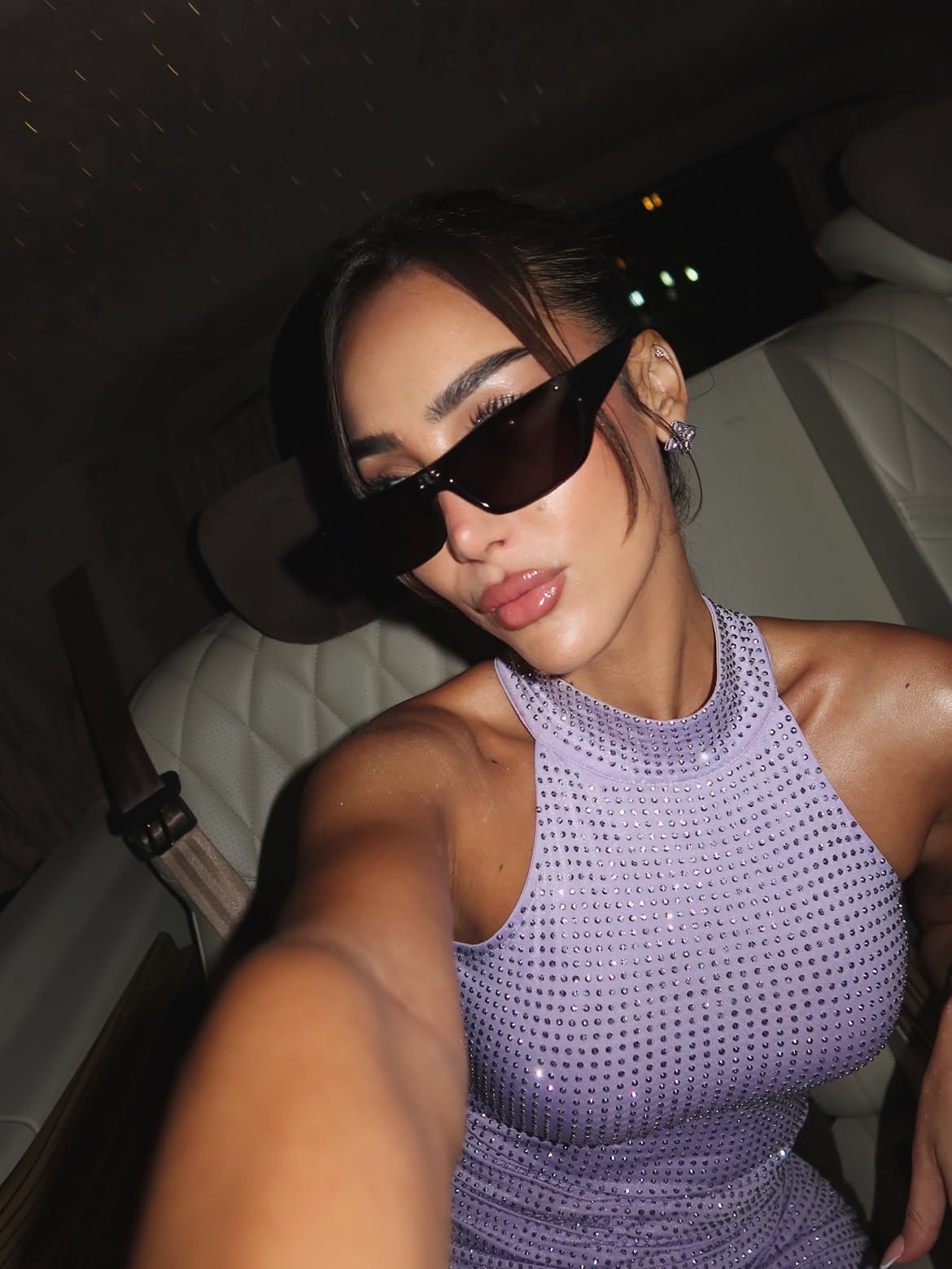 بسمة بوسيل بصيحة النظارات الشمسية في الليل بسمة بوسيل بصيحة النظارات الشمسية في الليل