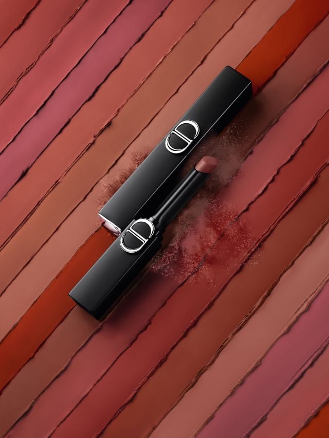 Rouge Dior Matte بلمسة مطفأة أنيقة لإطلالة شفاه جذابة