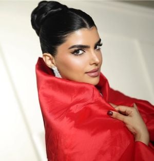سارة الودعاني تفاجئ الجمهور بقصة صبيانية... وتكشف أسباب قرارها الجريء