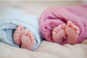 بعد وفاة الأم بـ20 دقيقة... أطباء سوهاج ينقذون توأمها في اللحظات الأخيرة